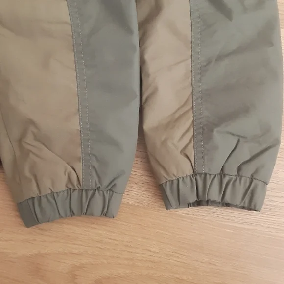 MEC‎ Waterproof Fall/Spring jacket,kids size 5 - Picture 7 of 10